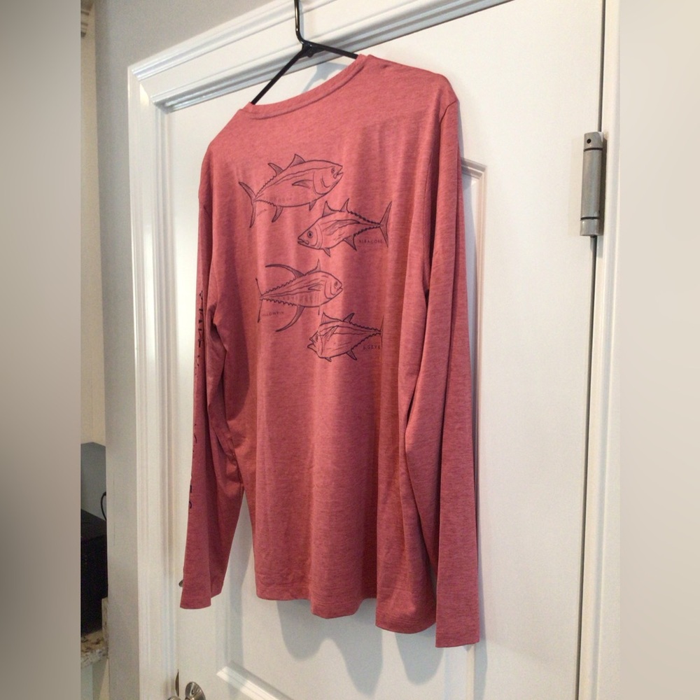 Vineyard Vines Men's Long-Sleeve Performance Crewneck in Dusty Rose Heather - Picture 5 of 5